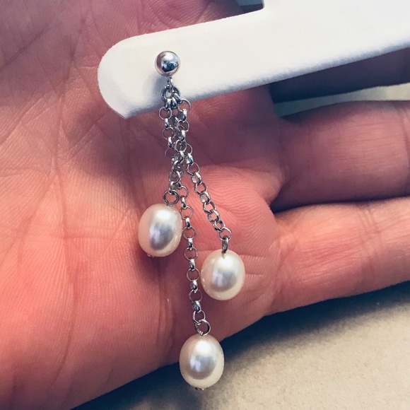 Roz Kwan Sterling Silver Freshwater Pearl Dangle Earrings - Picture 5 of 9